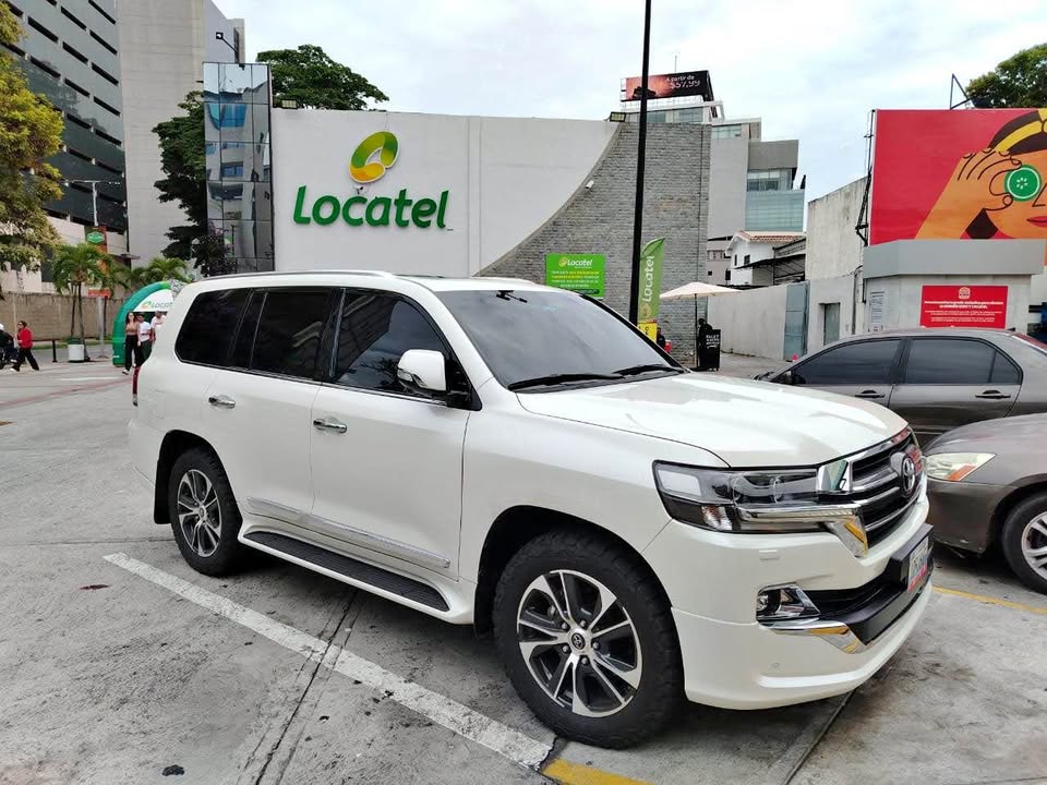 Toyota Land Cruiser 200